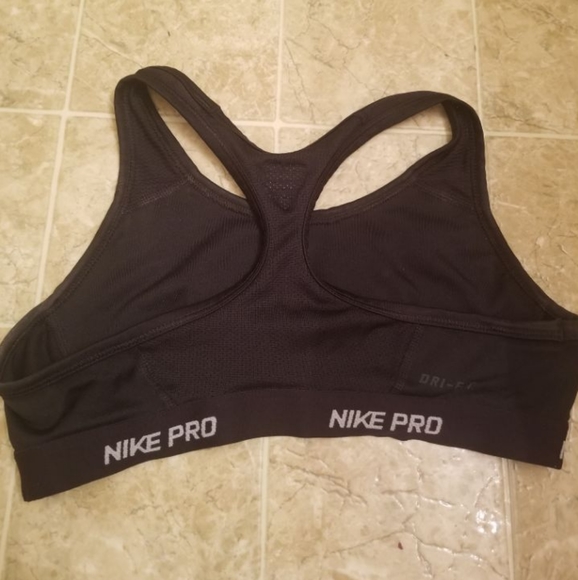 Nike pro black sports bra - Picture 3 of 3